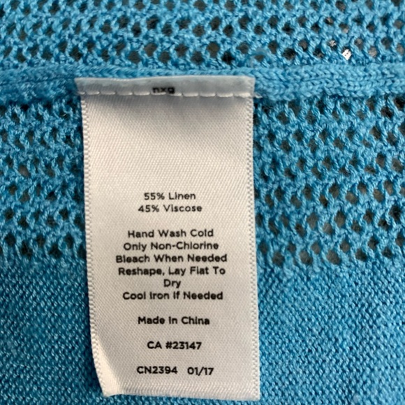 Joseph A sky blue long sleeve lightweight sweater.  Size PM.  EUC. - Picture 5 of 5